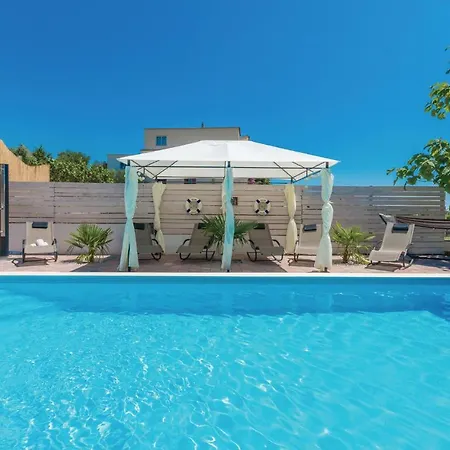Holiday home Stunning In With House Sea View *