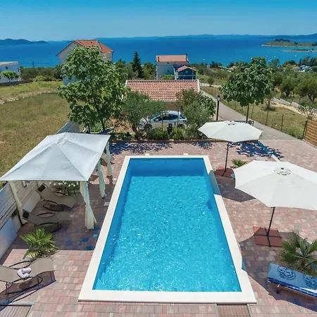 Holiday home Stunning In With House Sea View *