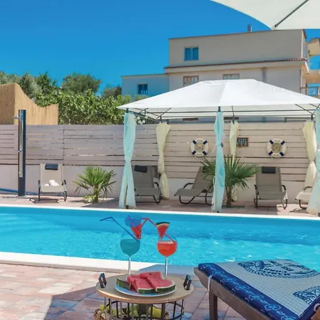 Stunning In With House Sea View *