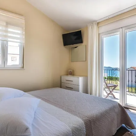 Holiday home Stunning In With House Sea View Pakostane