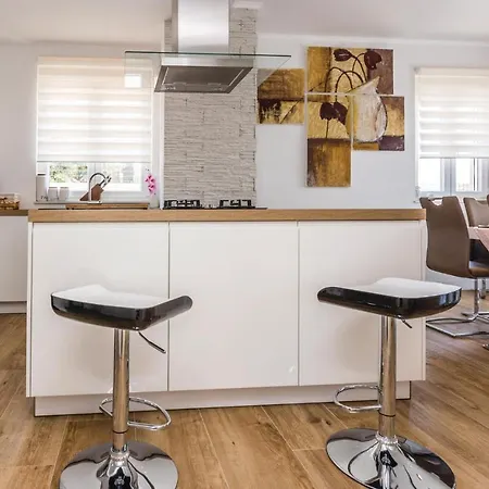 Holiday home Stunning In With House Sea View *