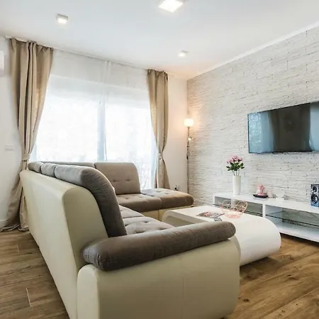 Stunning In With House Sea View Holiday home